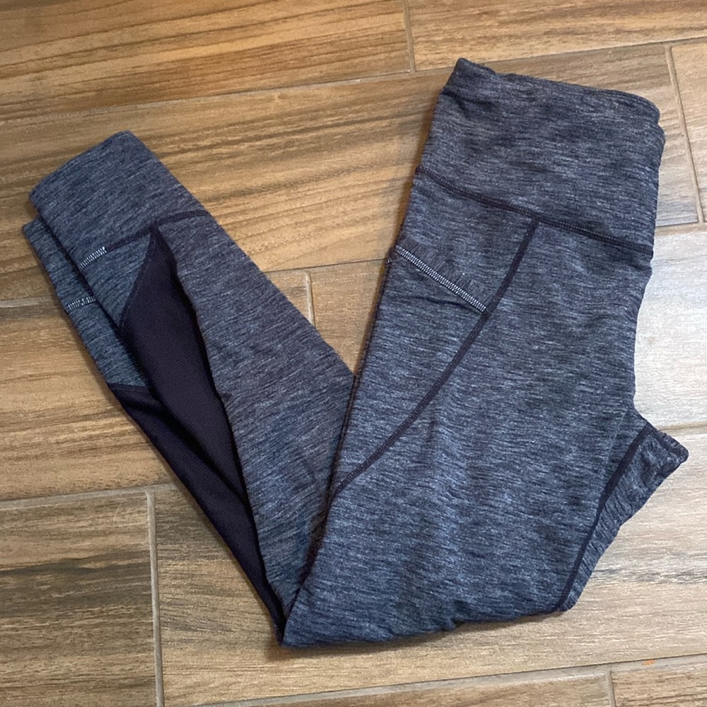 Athleta gray workout legging mesh back phone pockets
